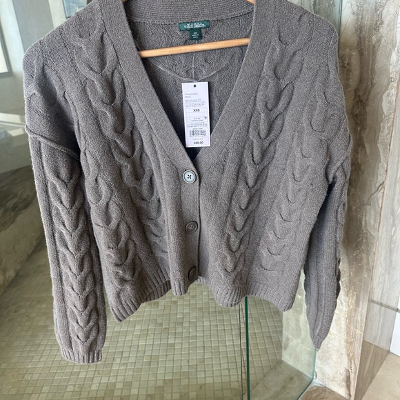 New Short Soft Special Sweater $28 - Picture 2 of 7